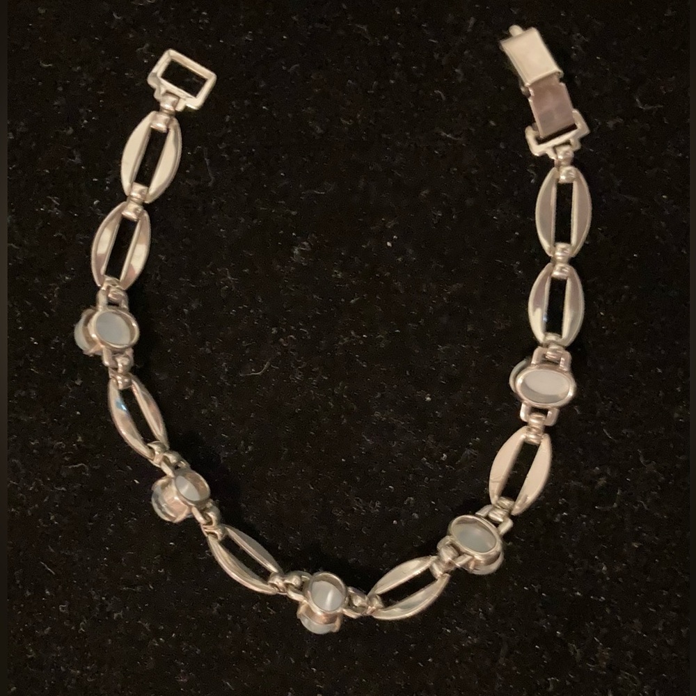 Vintage W. E. Richards Sterling Silver Moonstone Bracelet - Picture 2 of 5